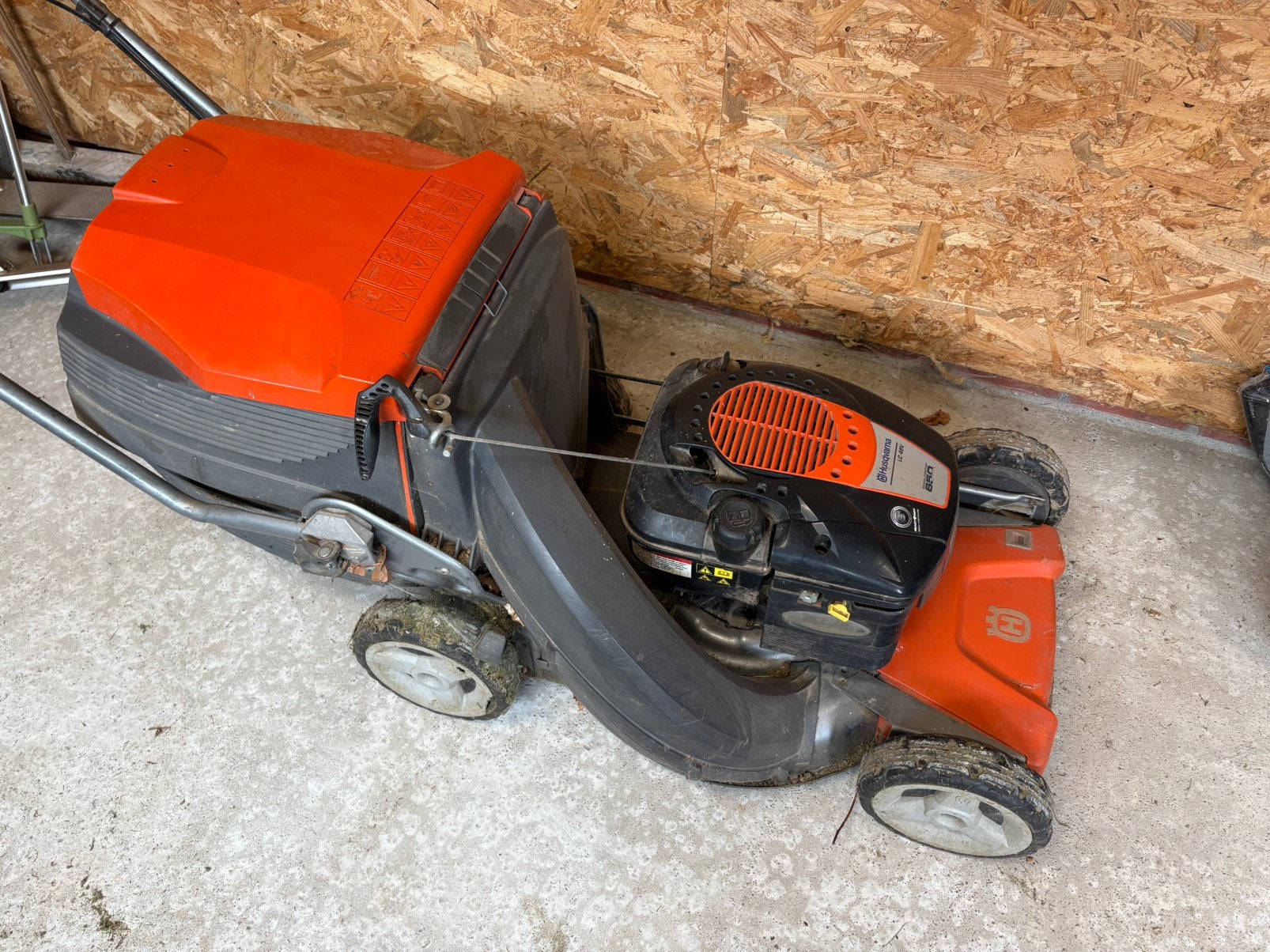 Husqvarna LC 48V, Enlèvement, Utilisé, 40 à 49 cm, Tondeuses à gazon à essence