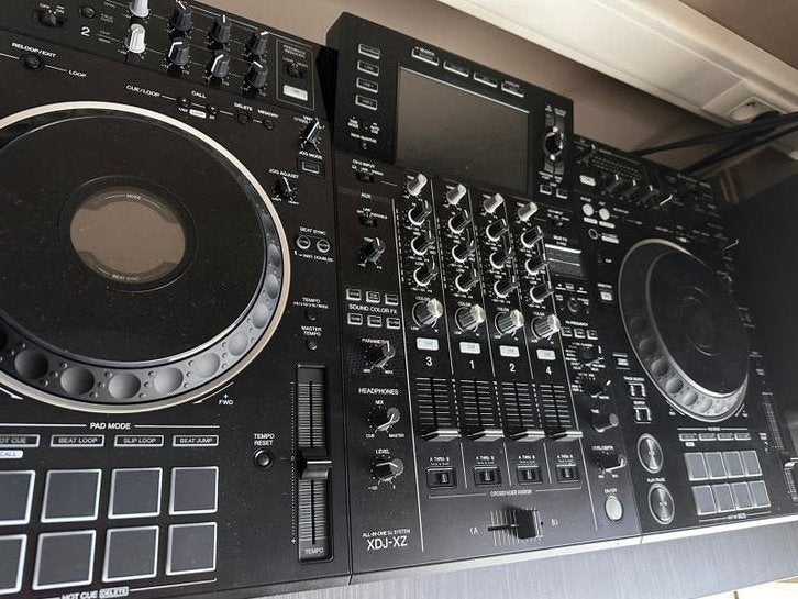 Pioneer XDJ-XZ met decksaver, Muziek en Instrumenten, Dj-sets en Draaitafels, Ophalen, Zo goed als nieuw, Pioneer