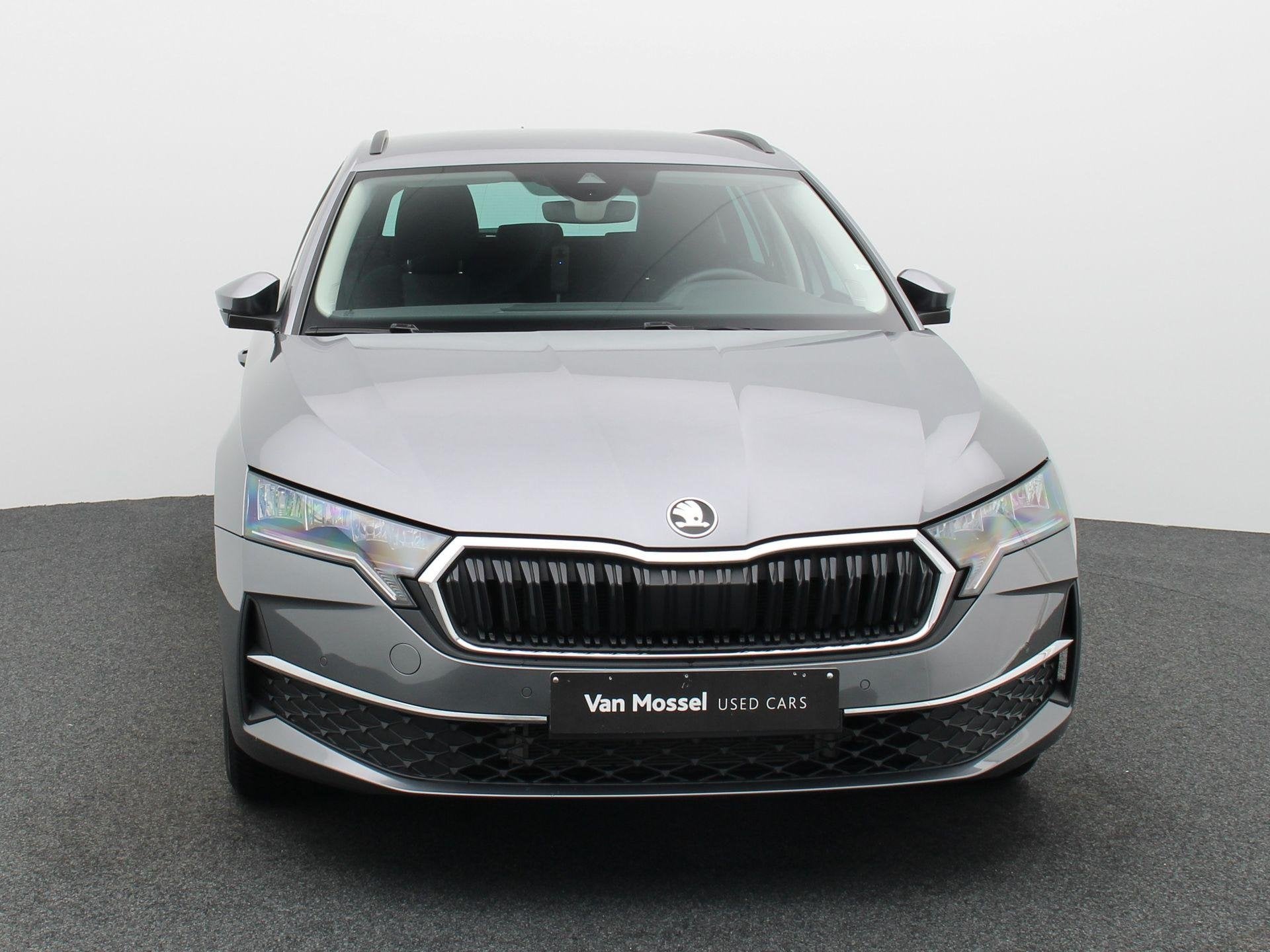 Skoda Octavia Combi 1.5 TSI eTec 110kW DSG7 SELECTION, Argent ou Gris, Achat, Entreprise, Entretenue par le concessionnaire