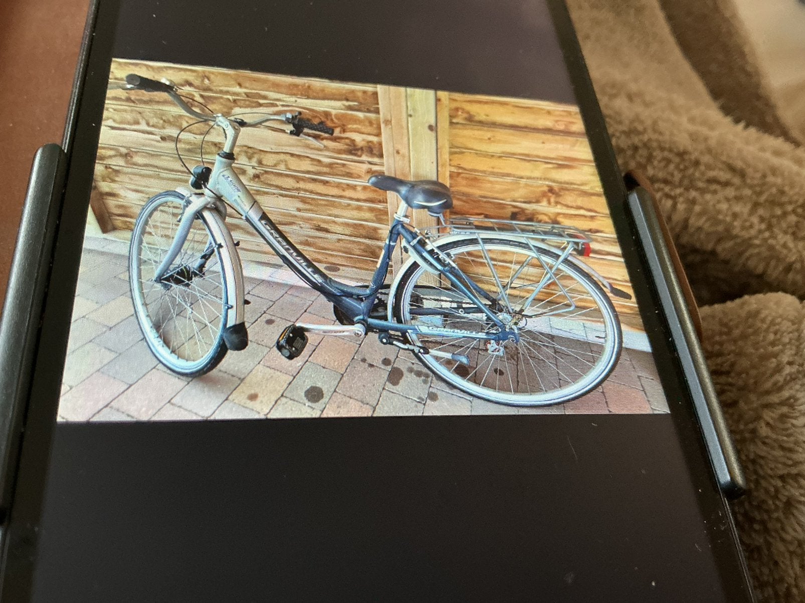 Oude damesfiets in LICHTERVELDE, Ophalen, Gebruikt