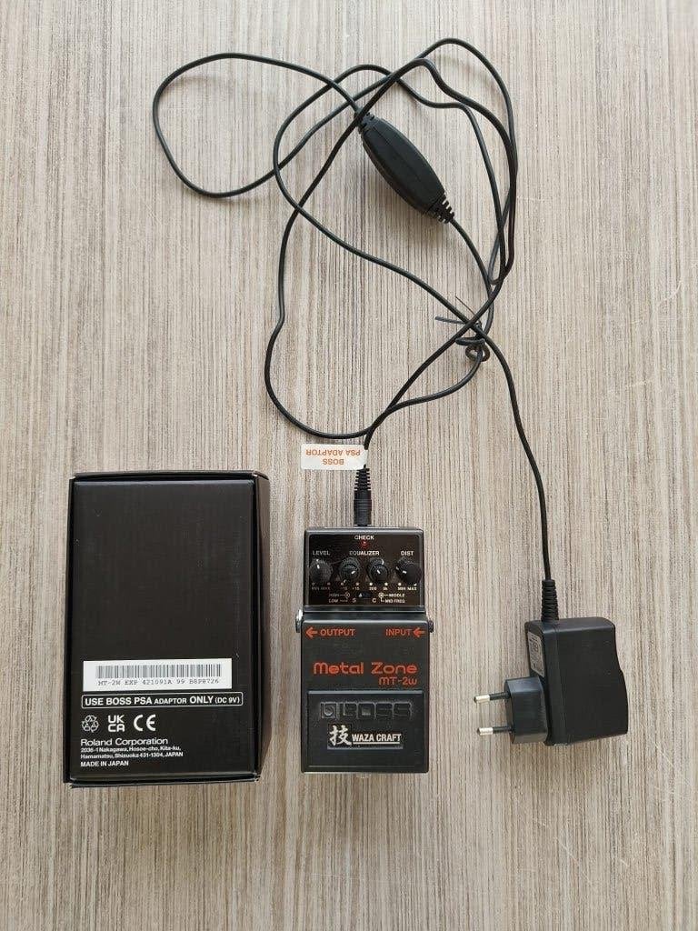 Boss MT-2 Metal Zone waza craft met adapter, Enlèvement, Comme neuf, Distortion, Overdrive ou Fuzz