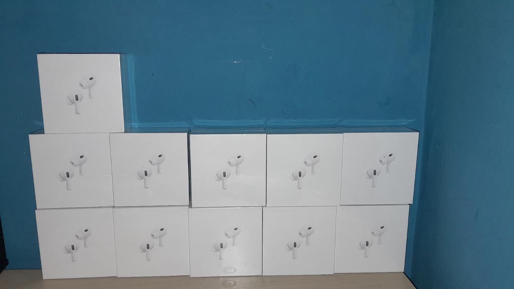 Écouteur sans fil airpod, Maison & Meubles, Armoires | Dressoirs