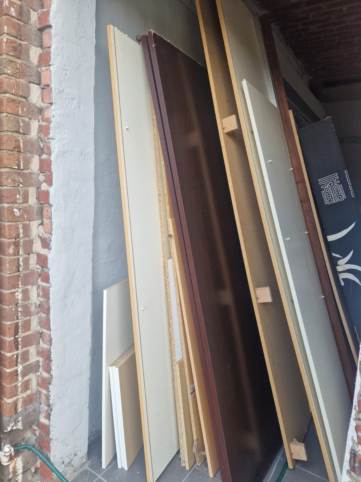 GRATUIT : Lot de panneaux en bois/panneaux de meubles à récu, Enlèvement, Utilisé