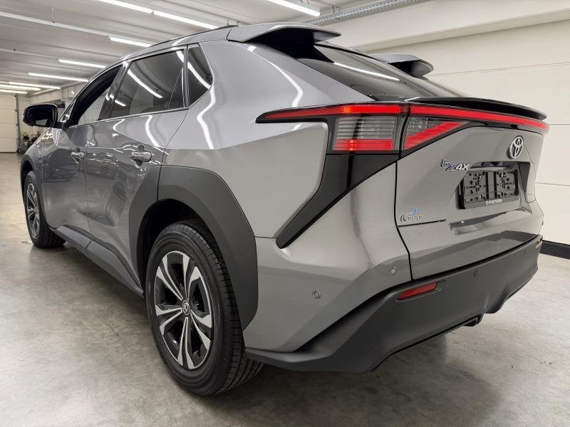 Toyota bZ4X Executive, Autos, Argent ou Gris, Achat, https://public.car-pass.be/vhr/73bf8bb4-5a38-4916-b9d9-984ceb781270, Noir