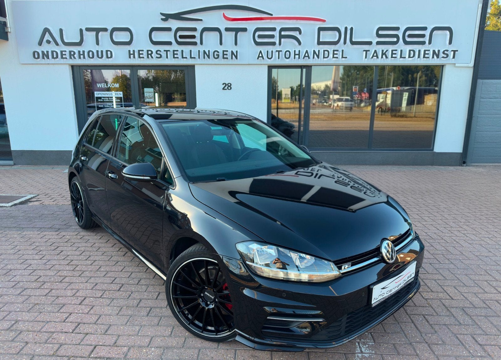 Volkswagen Golf 7.5 DSG 1.4 TSI R-Line, Auto's, Volkswagen, Dealer onderhouden, Euro 6, 4 cilinders, Zwart