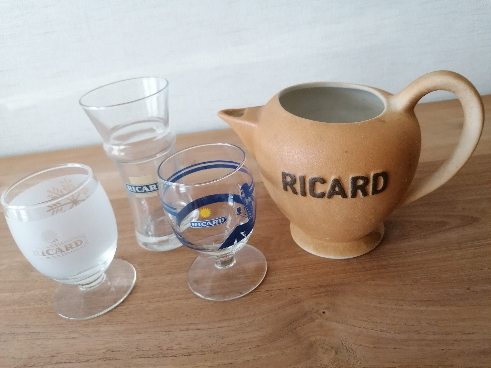 3 verschillende RICARD GLAASJES+ 1 kannetje.Zie beschrijving, Verzamelen, Ophalen