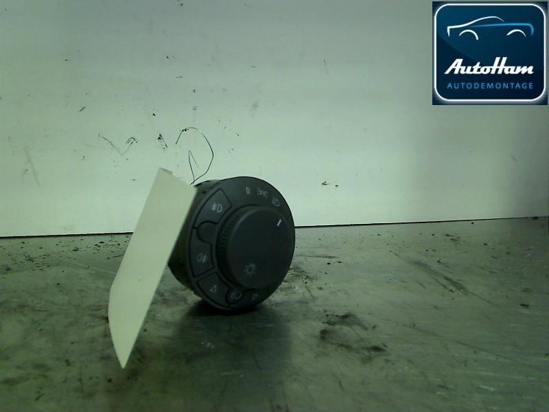LICHTSCHAKELAAR Corsa D (|13249397EB|13249397|13249508|), Gebruikt, Opel