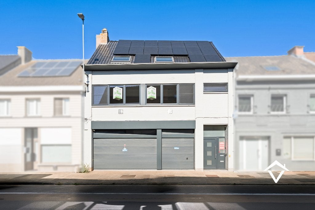 Zeer ruime, veelzijdige woning te koop in centrum Eernegem, Eernegem, 319 m², 1000 tot 1500 m², 410 kWh/m²/jaar