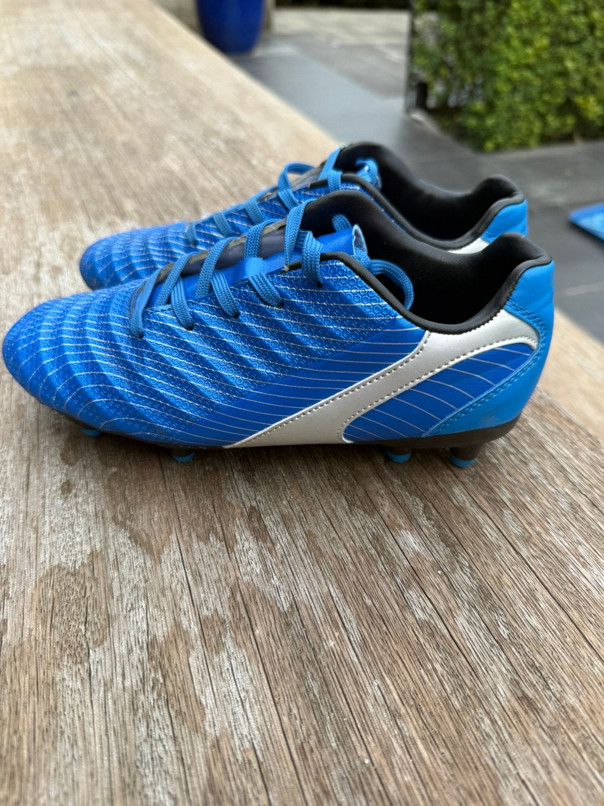 Blauwe voetbalschoenen maat 34, Sport en Fitness, Voetbal, Ophalen, Zo goed als nieuw, Schoenen