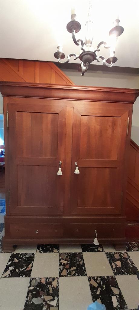 Armoire en bois macif ancien, Enlèvement