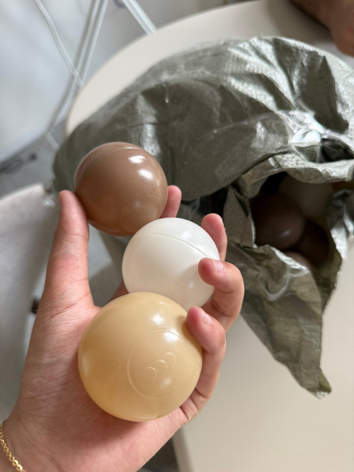 100 balles de jeu/billard à balles - marron, beige et blanc, Enlèvement, Comme neuf