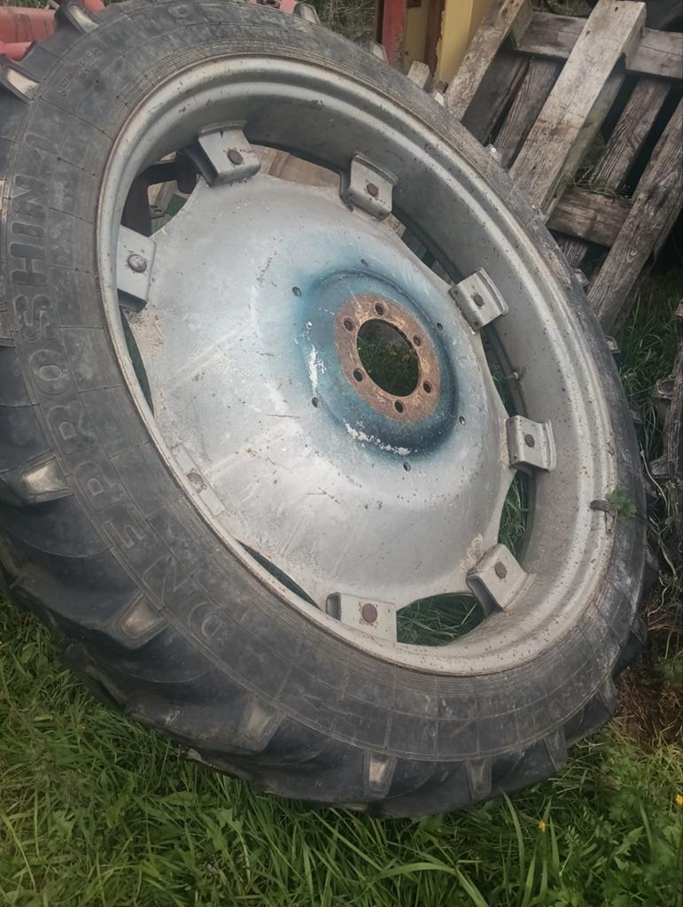 Pneus de tracteur à voie étroite, Enlèvement