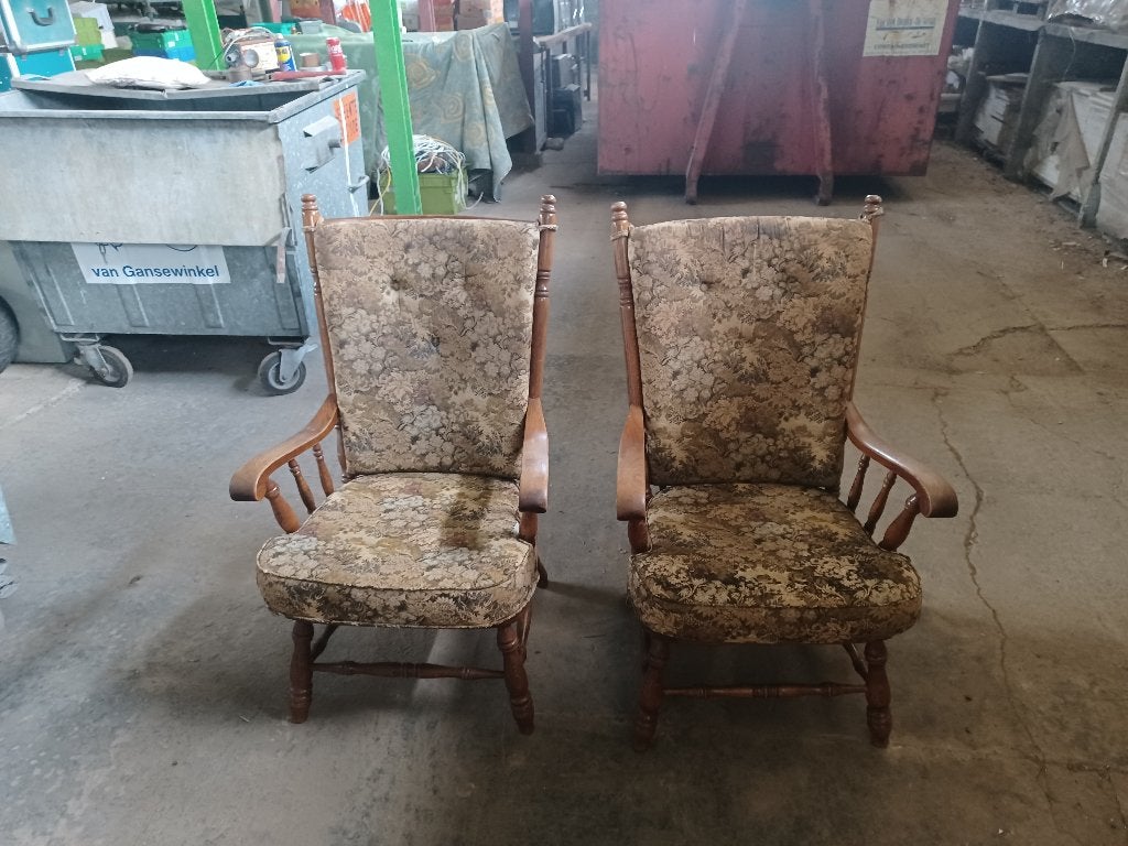 2026081: 2 houten zetels stoffen bekleding (gereserveerd), Ophalen