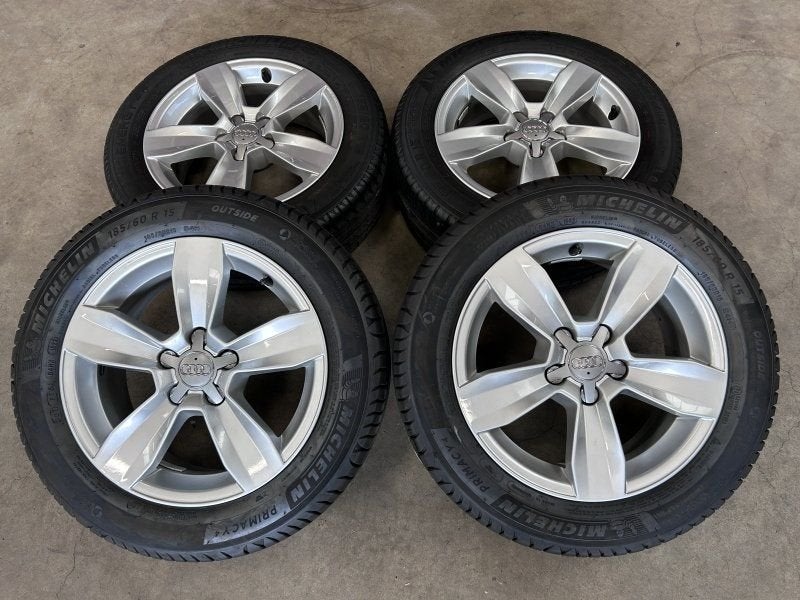 15 inch originele velgen + zomerbanden Audi A1 8XA601025, Neuf, 15 pouces, Pneus et Jantes, Pneus été