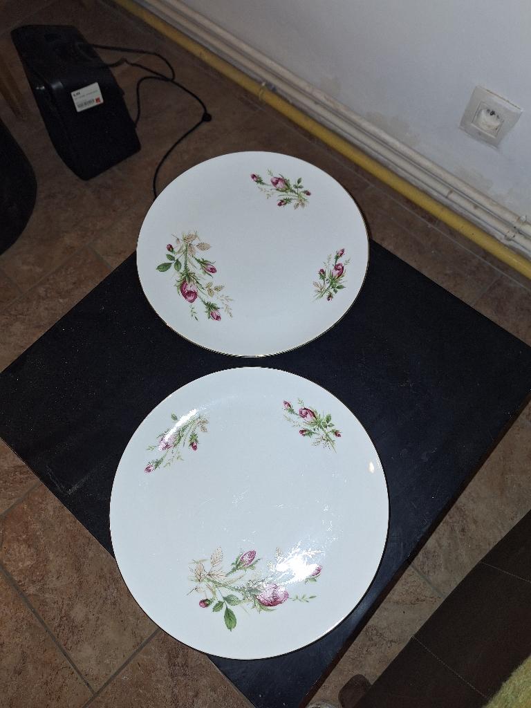 2 Bavaria porseleinen borden met mooi bloemen en gouden rand, Antiek en Kunst, Ophalen of Verzenden
