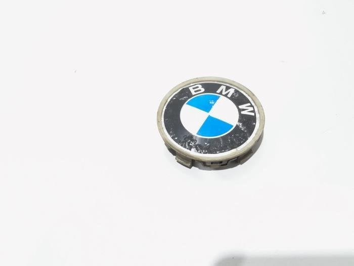 Enjoliveur moyeu d'un BMW 3-Serie, Autos : Pièces & Accessoires, Autres pièces automobiles, Utilisé, 3 mois de garantie, Enlèvement ou Envoi