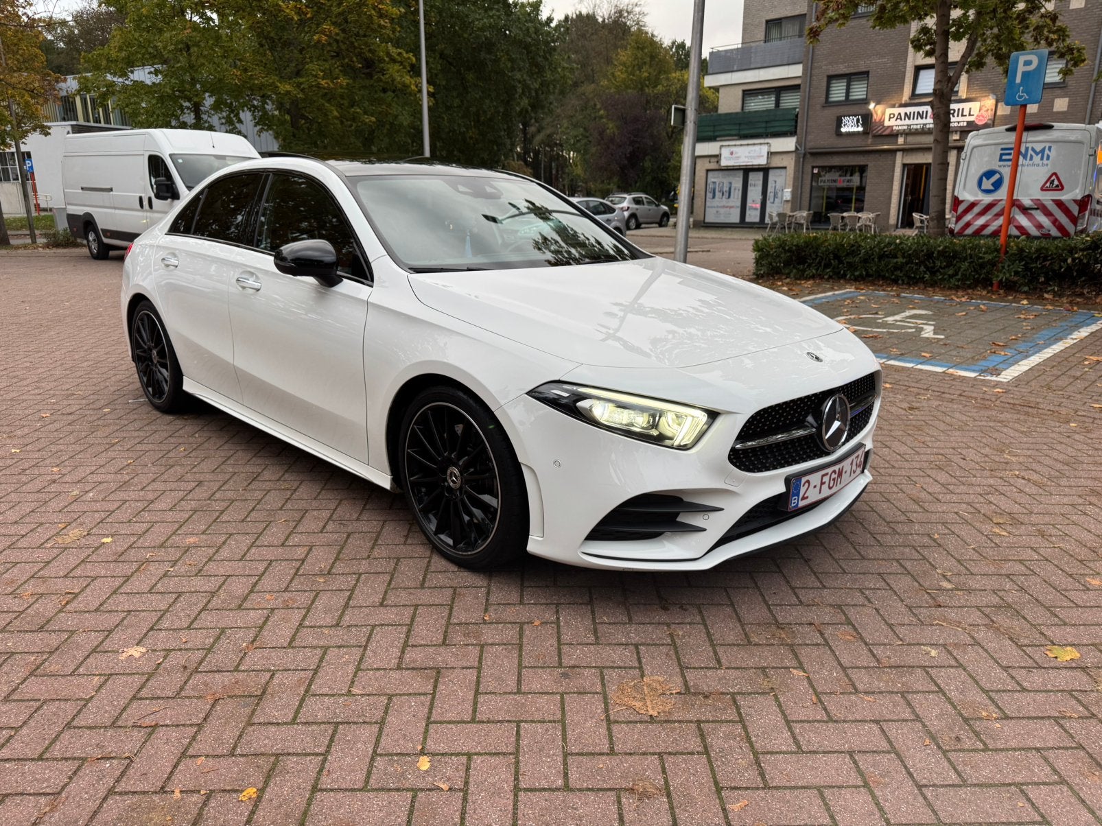 Service complet et garantie de Mercedes A250 jusqu'au 10/27, Autos, Classe A, Achat, Euro 6, Noir