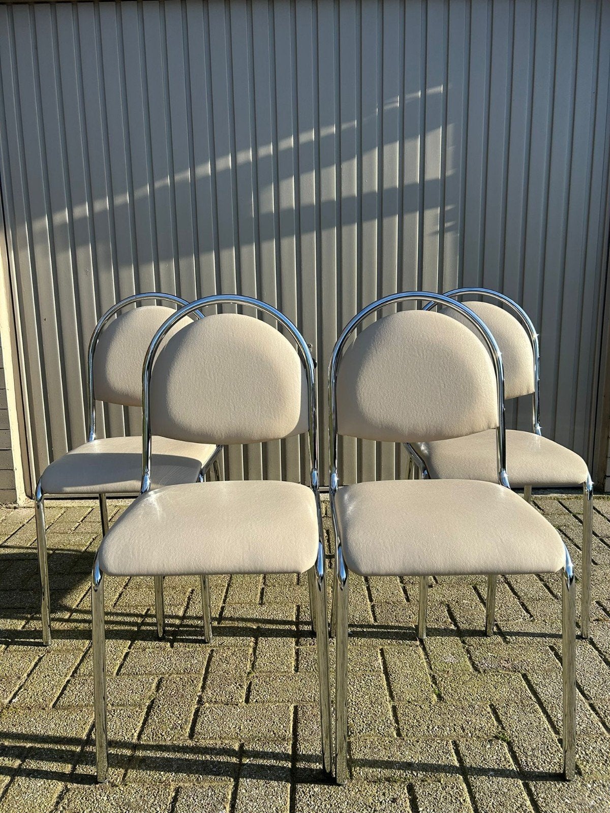 Set de chaises, Enlèvement