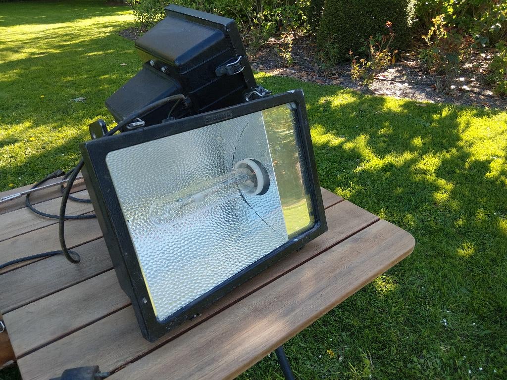 schijnwerper, bouwlamp, Ophalen, Gebruikt, 200 tot 500 watt, Lamp met armatuur
