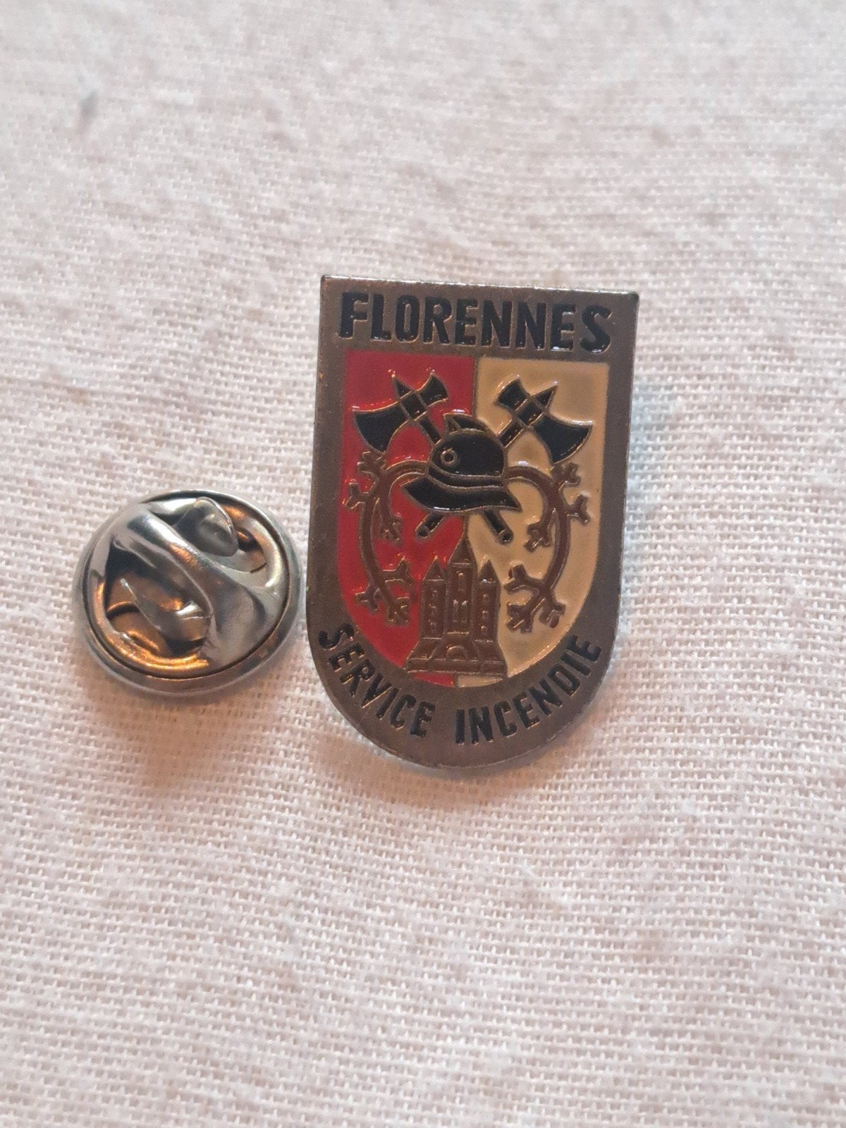 pins pin's pompier Florennes, Enlèvement