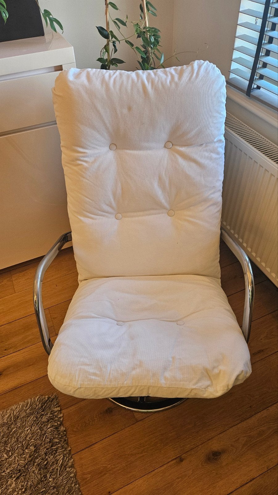 Fauteuil pivotant confortable, velours noir en parfait état, Enlèvement
