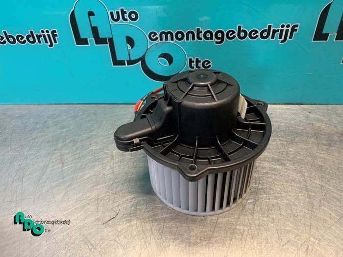 Moteur de ventilation chauffage d'un Hyundai I10 (I10 08-), -, 3 mois de garantie, Utilisé, Hyundai
