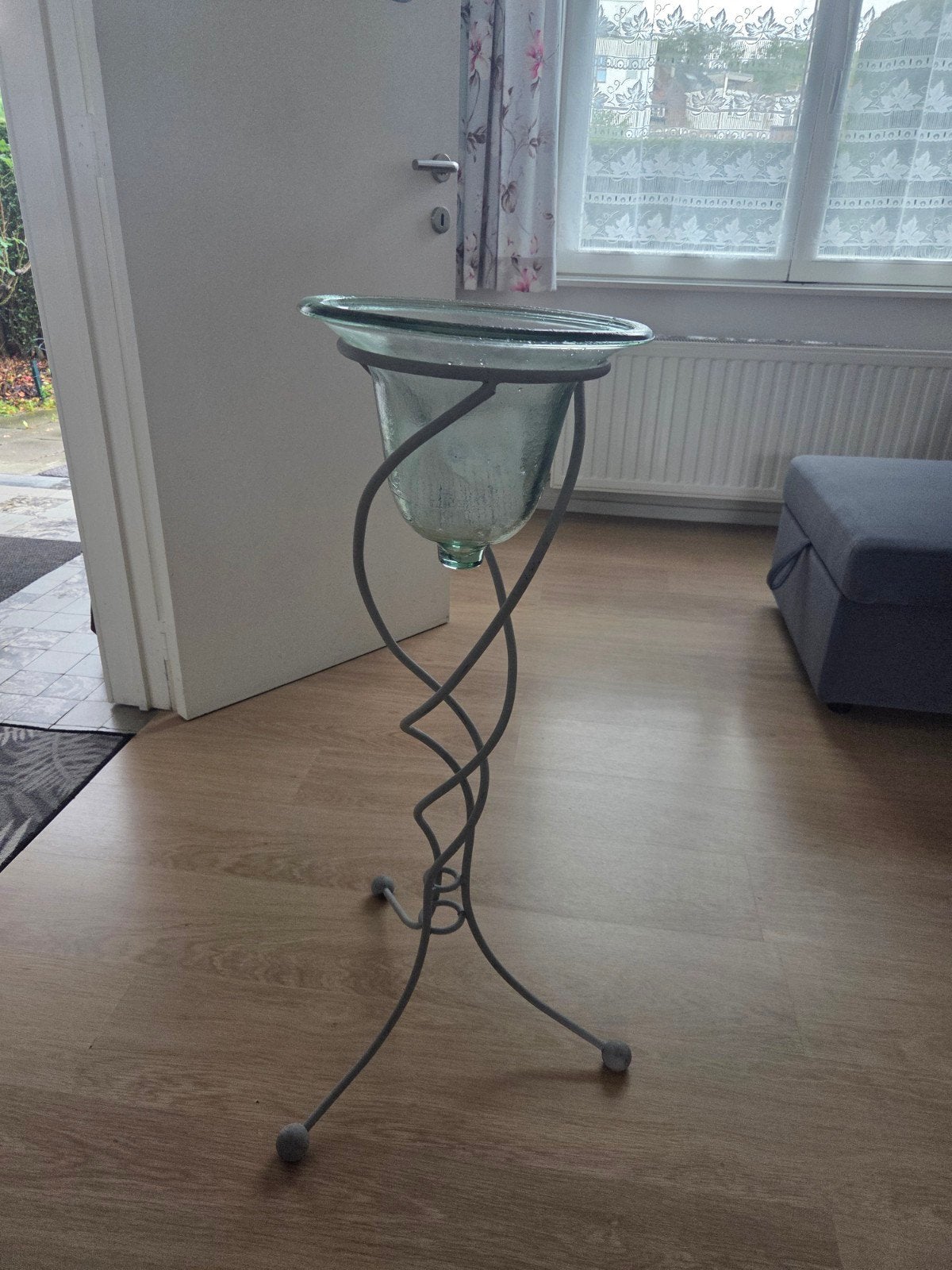 Grand vase photophore sur pied en fer forgé – Coupe en verre, Ophalen of Verzenden, Zo goed als nieuw