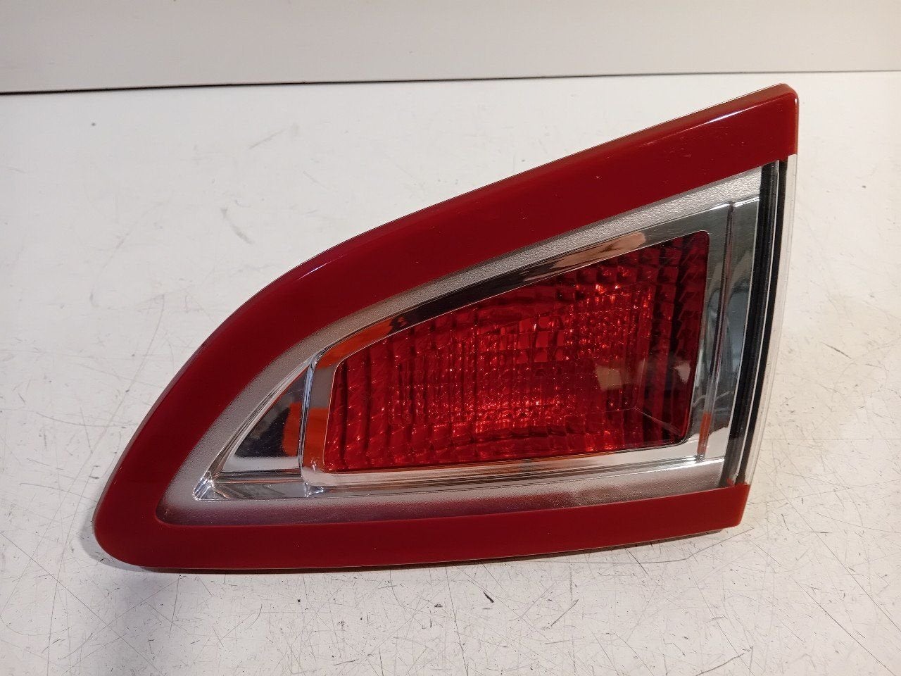 Achterlicht kofferdeksel achterklep rechts Renault Scénic, Onderdelen@venauto.nl, Van der Ven Autorecycling B.V., Gebruikt, Ettenseweg 76, 4706 PB Roosendaal, The Netherlands