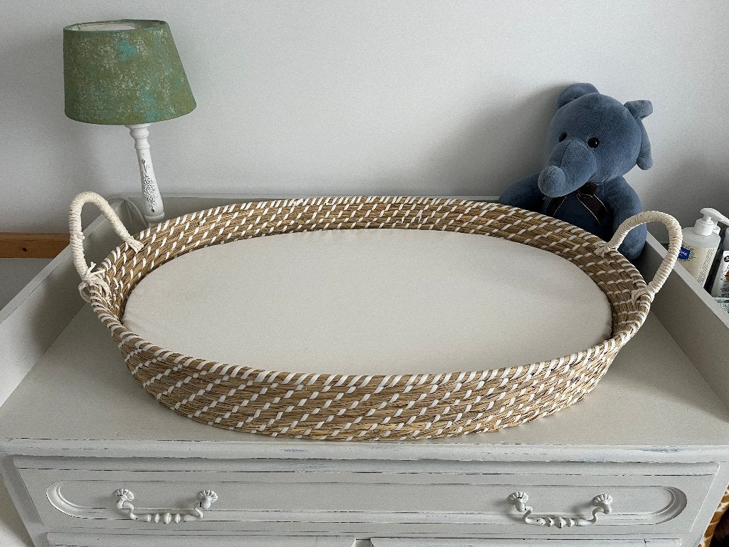 Matelas à langer dans un panier en fibres naturelles, Enlèvement ou Envoi, Sac à langer, Comme neuf, Matelas à langer