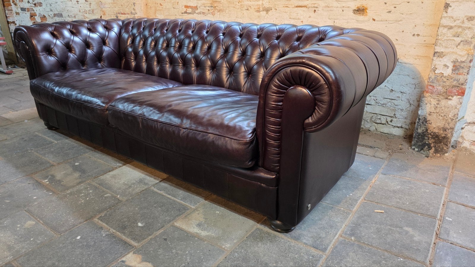 in absolute nieuwstaat Natuzzi King 3-Zits Chesterfield, Huis en Inrichting, Zetels | Zetels, Ophalen of Verzenden, Zo goed als nieuw