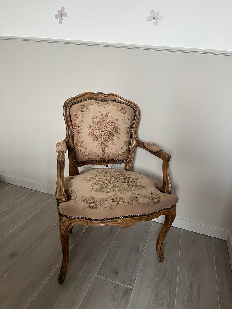 Louis XV / barokstijl fauteuil met bloemstof, Antiek en Kunst, Ophalen