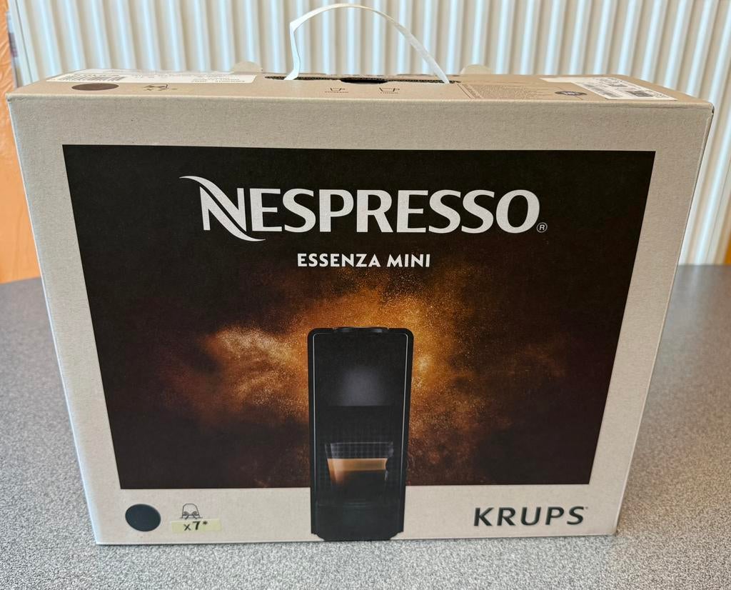 Machine à café Nespresso Essenza Mini, Neuf, Machine à espresso, Réservoir d'eau amovible, Dosettes et capsules de café