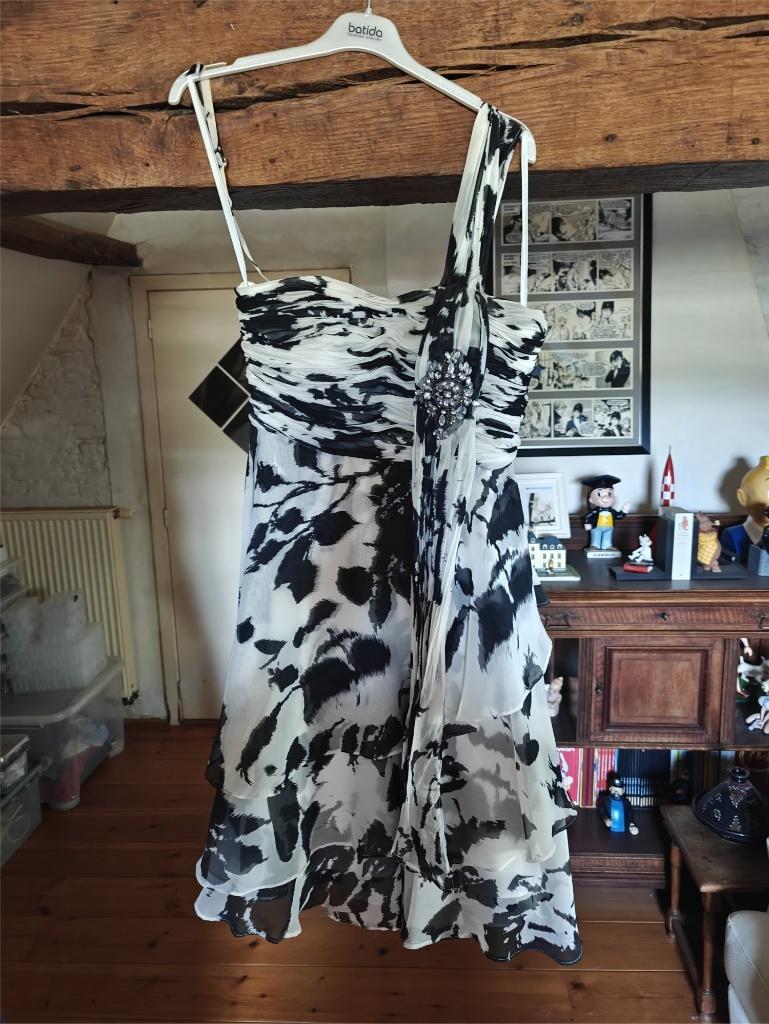 Suitekleed, Kleding | Dames, Ophalen of Verzenden, Zo goed als nieuw, Maat 38/40 (M)