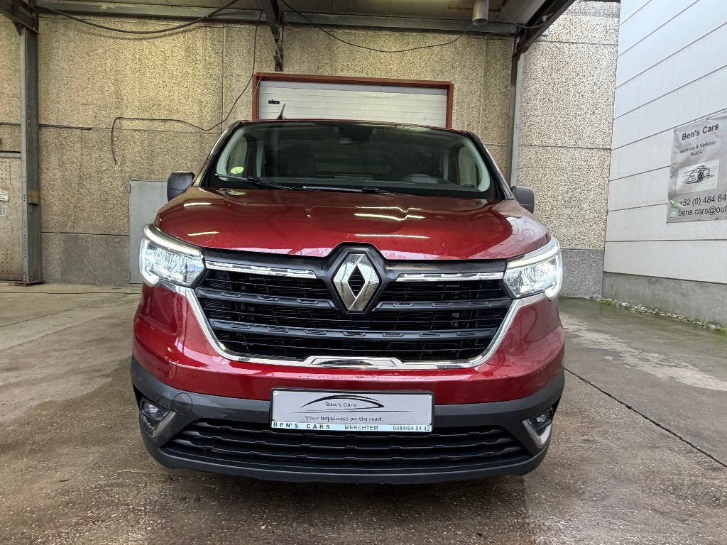 Renault Trafic 2.0 Blue dCi Kombi Life Style *8 sièges*, Rouge, 8 places, Entreprise, Entretenue par le concessionnaire