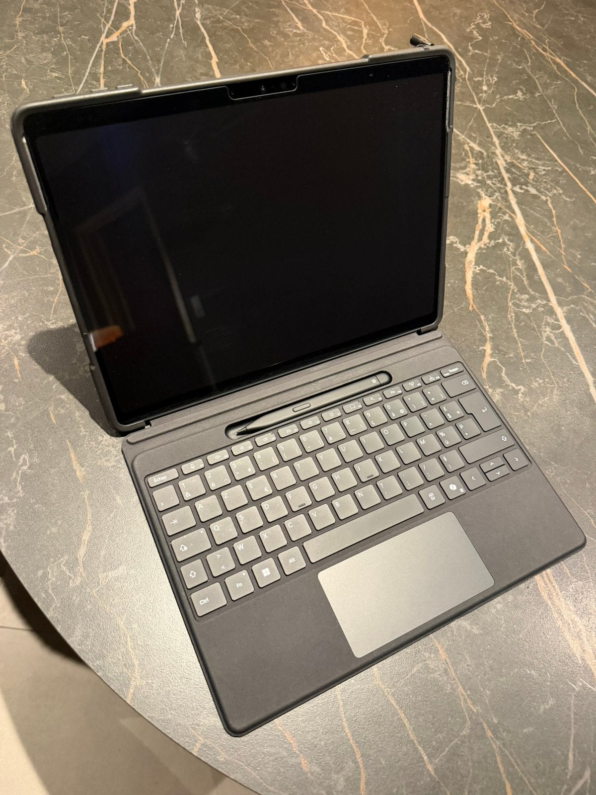 MICROSOFT SURFACE 11 PRO 5G, Computers en Software, Ophalen, Zo goed als nieuw