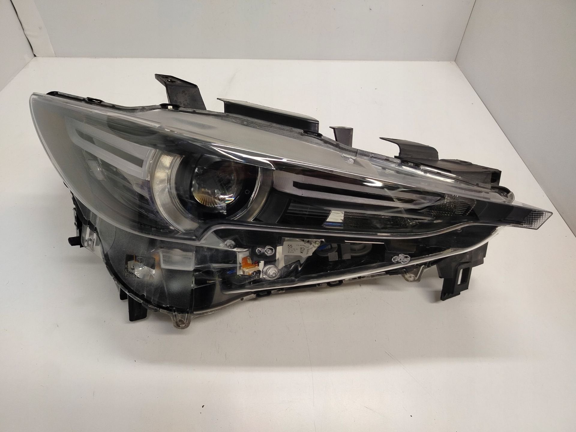 Phare Mazda CX5 KB8N51030, Autos : Pièces & Accessoires, Shinchi, Fuchu-Cho 3-1
730-8670  Hiroshima, Mazda Motor Corporation, Info@mazda.co.jp