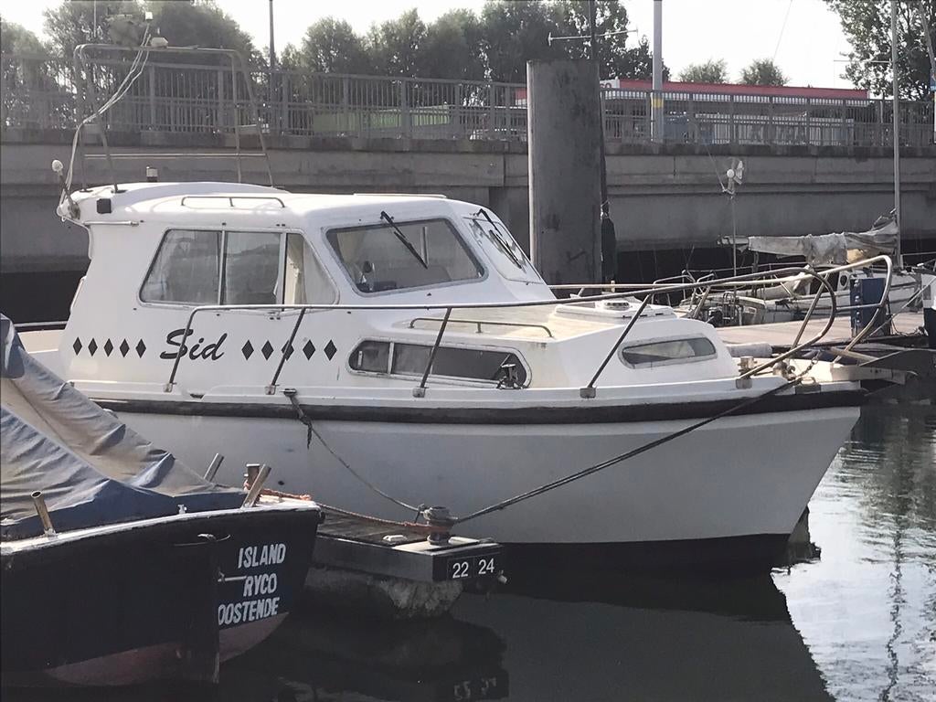 Aquastar, Watersport en Boten, Motorboten en Motorjachten, Gebruikt, Polyester, Diesel, Binnenboordmotor, Dieptemeter, Keuken