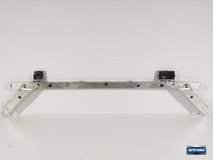 Barre radiateur d'un Volvo V60, -, 3 mois de garantie, -, -