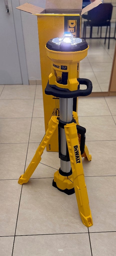 DeWALT LED werklamp, Ophalen, Nieuw, Gereedschapsset, DeWalt
