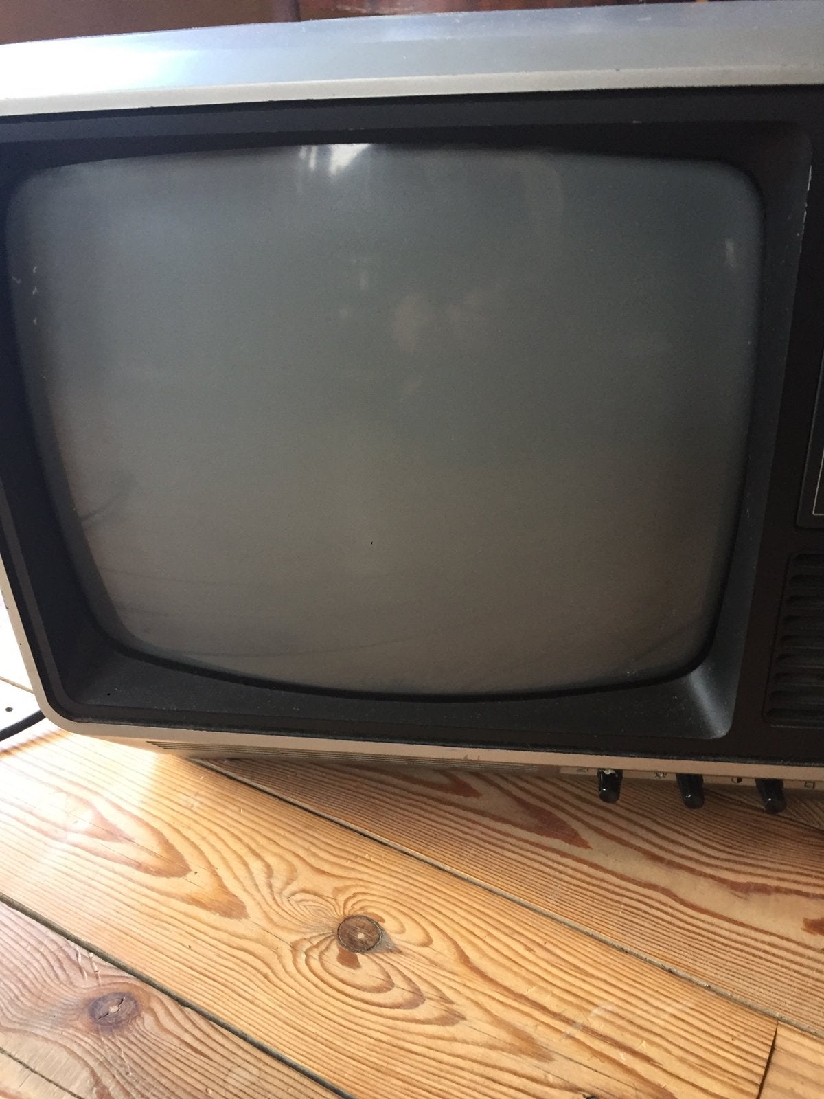 Ouderwetse draagbare televisie, Ophalen of Verzenden