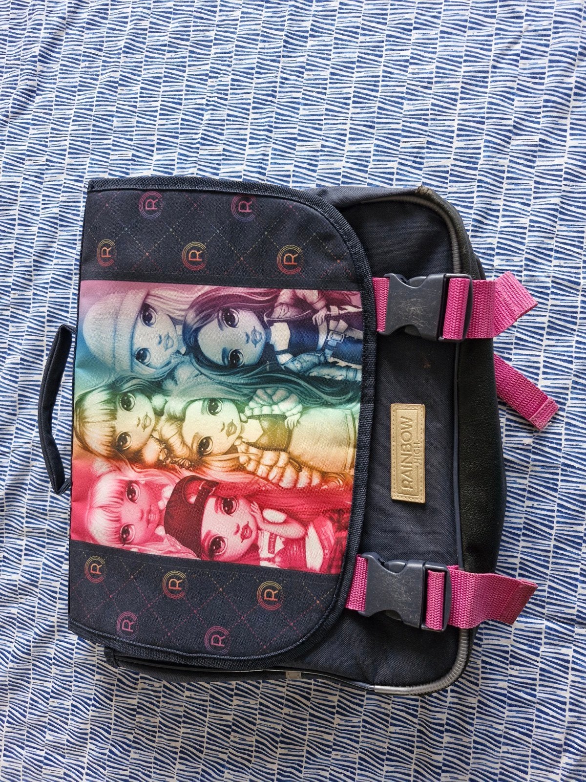 cartable de lycée arc-en-ciel. 38 cm d'occasion mais toujour, Enlèvement ou Envoi, 30 à 40 cm, Autres couleurs, 30 à 40 cm