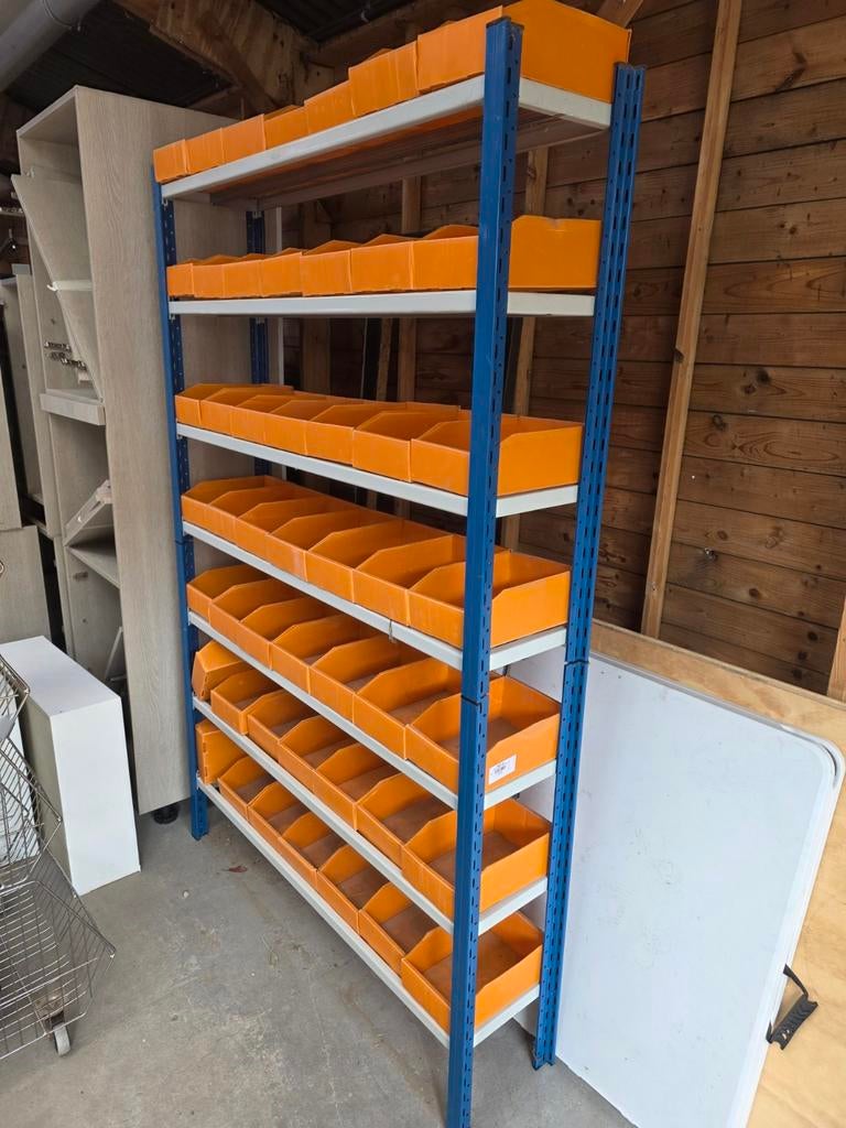 Bakkenstelling met 7 legborden + 49 oranje bakken 280x180, Ophalen