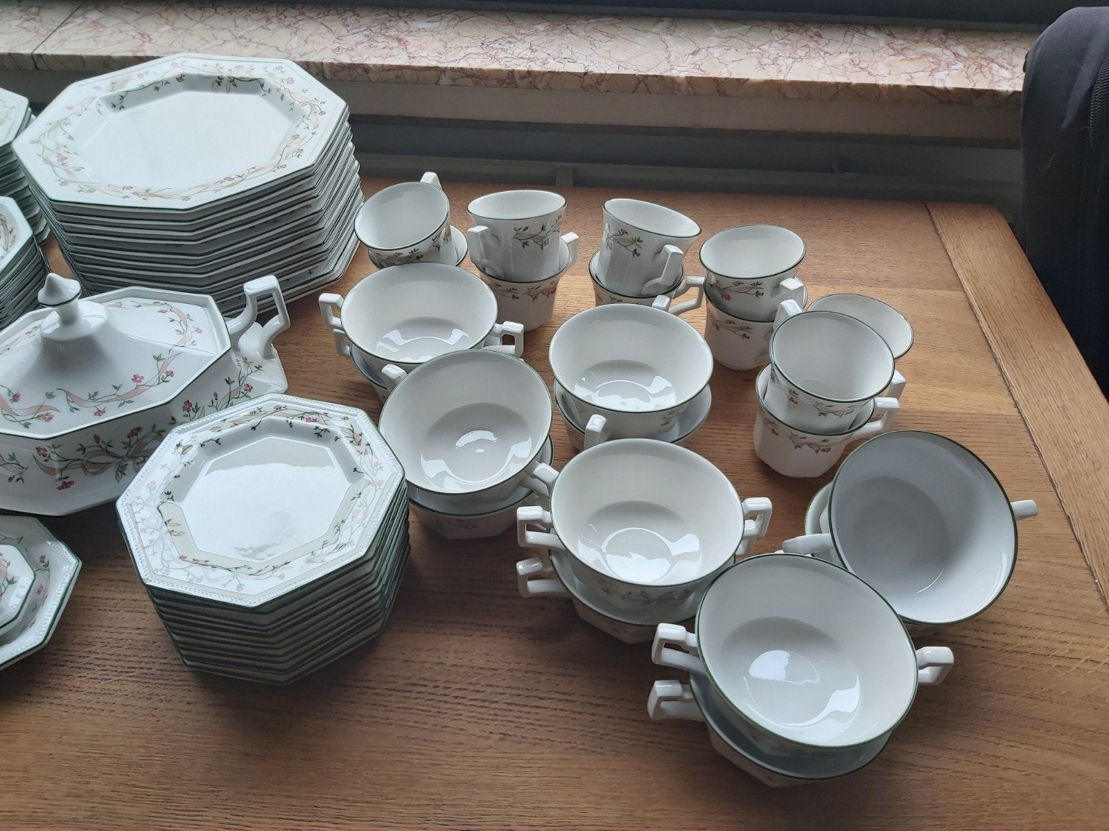 Mooi servies Eternal Beau van Johnson Brothers, Ophalen