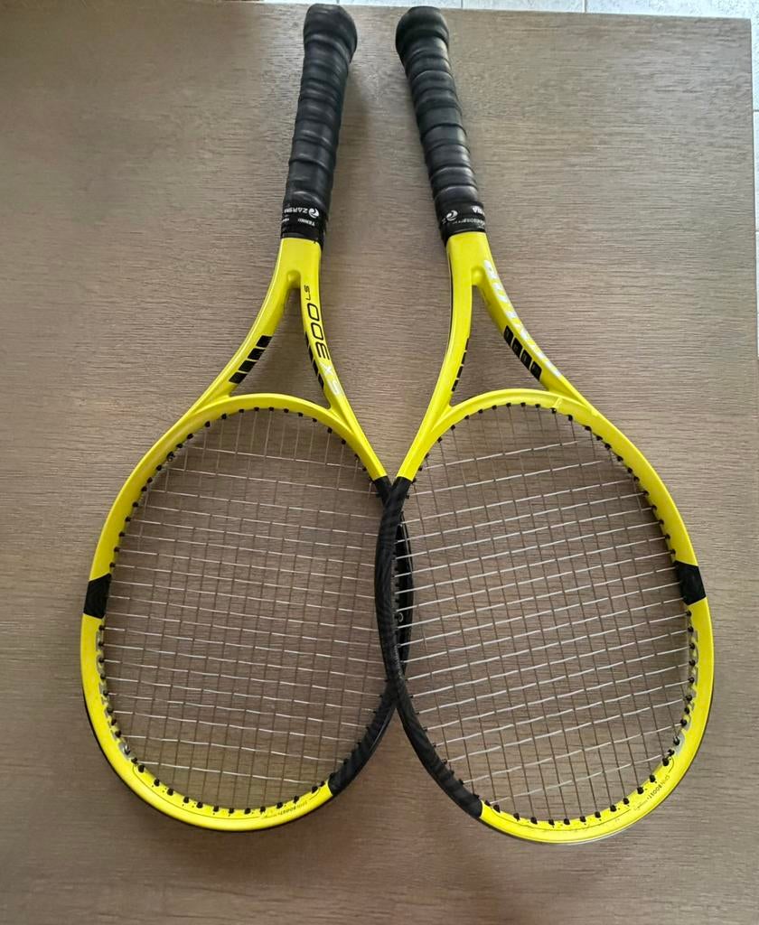 2 st dezelfde tennisrakketten van Dunlop, Sport en Fitness, Ophalen, Zo goed als nieuw, Racket, Dunlop