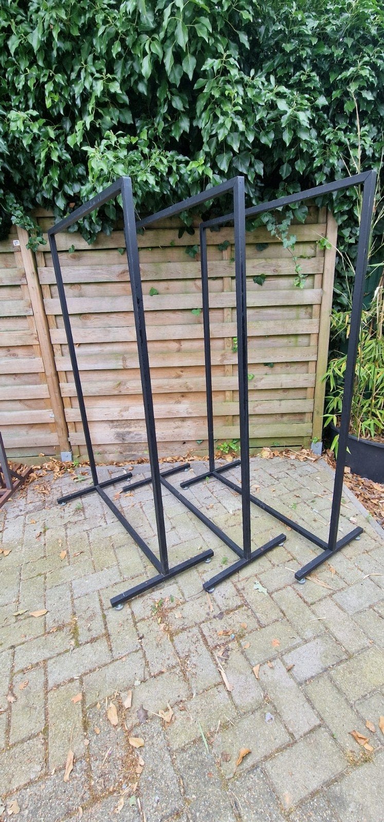 3 metalen zwarte stevige kledingrekken, Ophalen