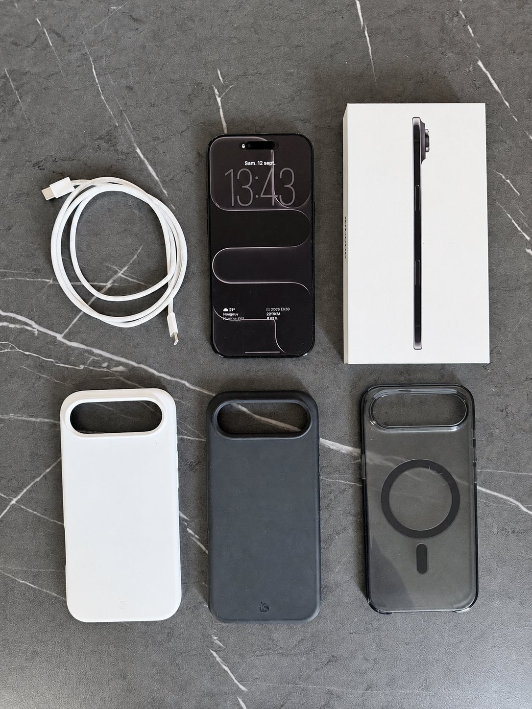 iPhone Air 256 Go noir: comme neuf, batterie 100 %, 3 coques, Comme neuf, Enlèvement, Apple, MagSafe