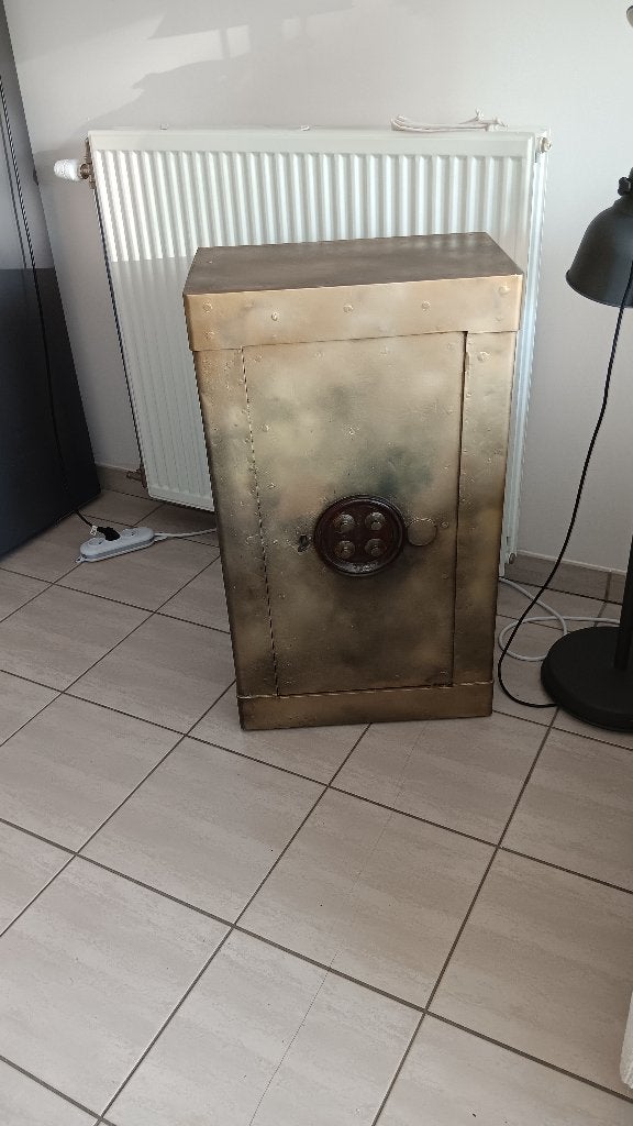 antieke brandkast eind 1800 begin 1900 met vijfpuntslot, Enlèvement