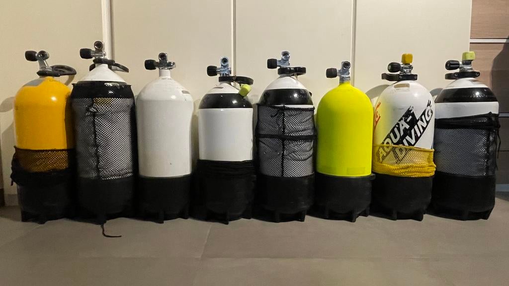 Acht 12l flessen, Watersport en Boten, Duiken, Ophalen of Verzenden, Gebruikt, Duikfles