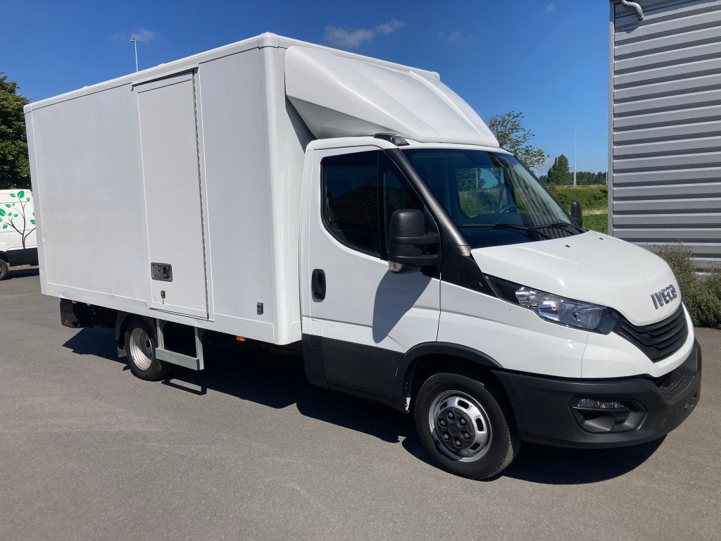 Iveco Daily 6/2023  Dhollandia dubbellucht 3500kg sleep, Auto's, Bestelwagens en Lichte vracht, Bedrijf, Te koop, ABS, Airbags