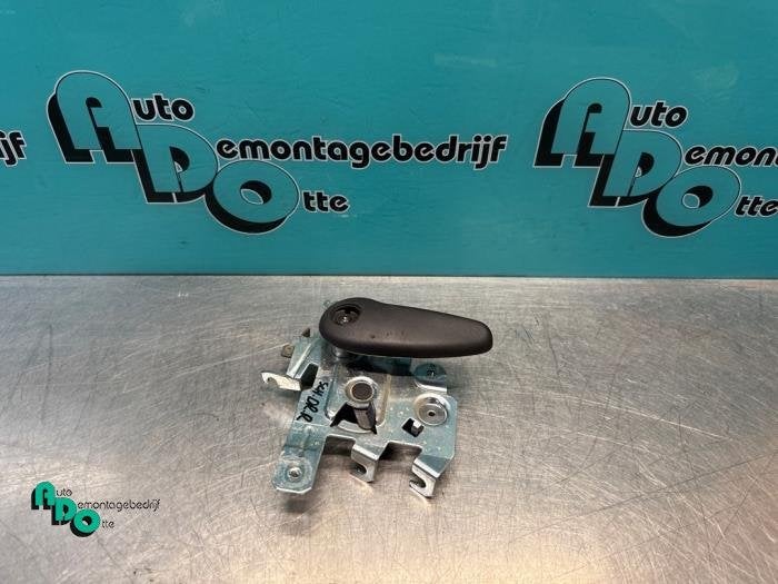 Poignée porte coulissante droite d'un Renault Trafic (Trafi, Renault, -, 3 mois de garantie, Utilisé